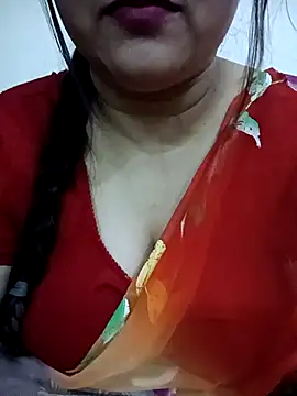 Snapshot of naughtymadam chatting on 02-27-26, 04:40 naughtymadam online show from 02-27-26, 04:40