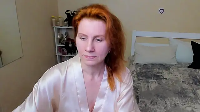 FoxySophia online show from 09-29-25, 01:11