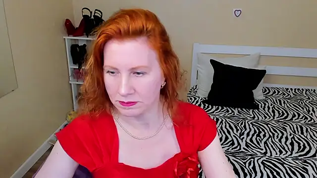 Snapshot of FoxySophia chatting on 04-28-26, 08:08 FoxySophia online show from 04-28-26, 08:08