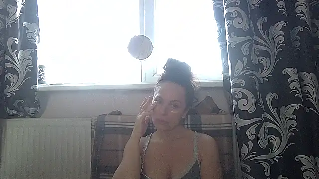 LindaStarS online show from 03-17-26, 05:44