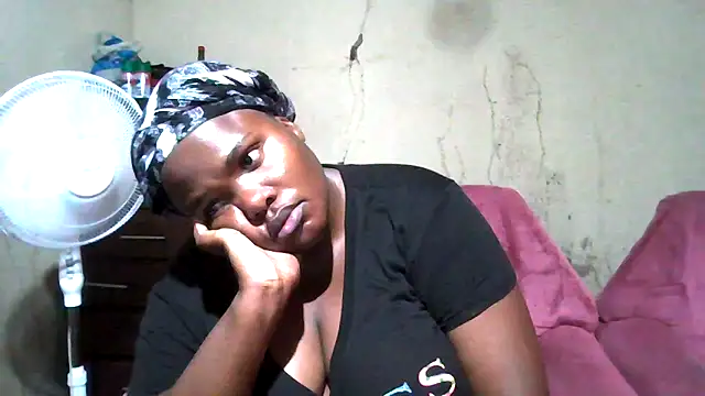 Snapshot of sexybigboobz chatting on 11-27-25, 03:58 sexybigboobz online show from 11-27-25, 03:58