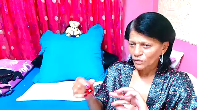 SLUTTYROXY online show from 02-10-25, 06:53