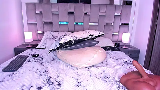 Cammiila online show from 03-22-25, 04:04