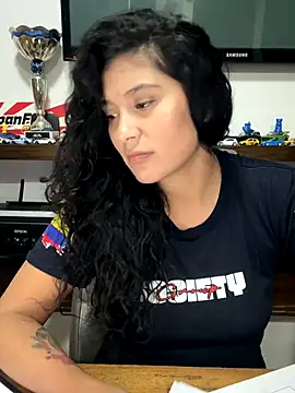 Snapshot of kinky_mila@xh chatting on 12-14-25, 11:09 kinky milaxh online show from 12-14-25, 11:09