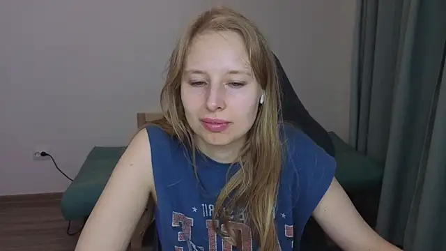 Snapshot of Jessy_Ginger chatting on 06-15-26, 03:03 Jessy Ginger online show from 06-15-26, 03:03