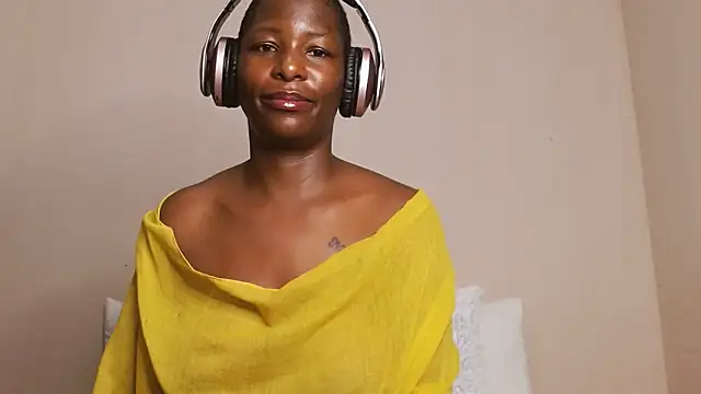 Snapshot of SoftRosee chatting on 06-16-26, 03:42 SoftRosee online show from 06-16-26, 03:42
