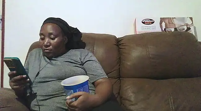 Snapshot of ebonytitts4u chatting on 02-18-25, 05:21 ebonytitts4u online show from 02-18-25, 05:21