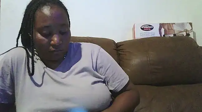 Snapshot of ebonytitts4u chatting on 03-10-25, 06:45 ebonytitts4u online show from 03-10-25, 06:45