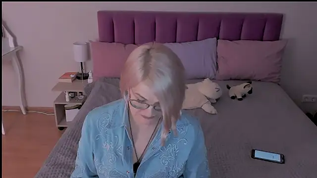 sabrinamacmarren online show from 03-21-25, 11:01