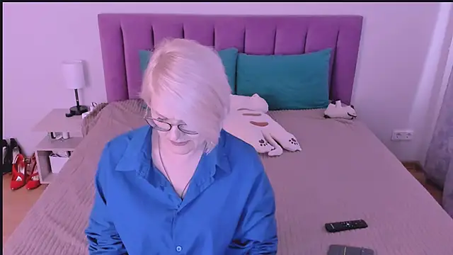 sabrinamacmarren online show from 09-25-25, 02:54