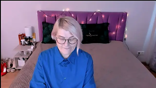 sabrinamacmarren online show from 12-14-25, 11:26