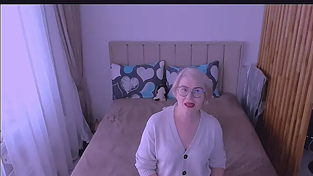 sabrinamacmarren online show from 04-04-26, 01:41