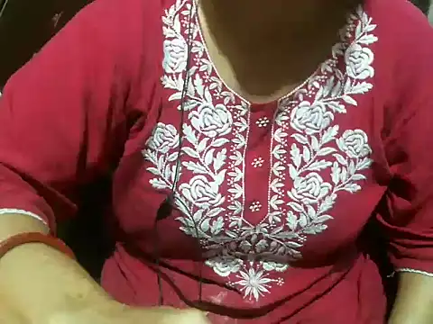 Snapshot of UrsMansi chatting on 06-15-26, 07:49 UrsMansi online show from 06-15-26, 07:49