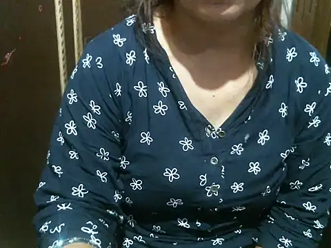 Snapshot of UrsMansi chatting on 06-22-26, 03:47 UrsMansi online show from 06-22-26, 03:47