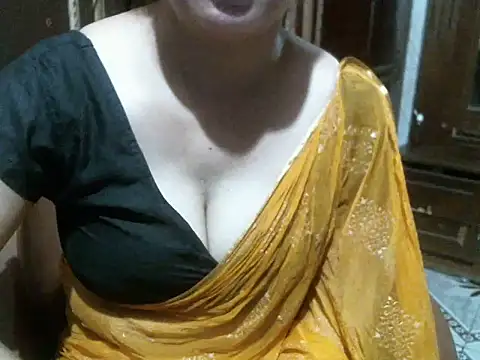 Snapshot of UrsMansi chatting on 07-17-26, 03:02 UrsMansi online show from 07-17-26, 03:02
