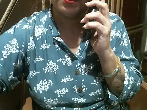 Snapshot of UrsMansi chatting on 07-23-26, 05:27 UrsMansi online show from 07-23-26, 05:27