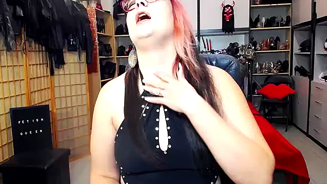 LindaDaemonX online show from 11-10-25, 07:29