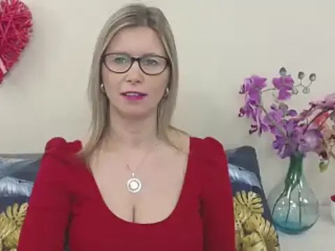 Snapshot of DoreenSexy chatting on 03-06-25, 07:14 DoreenSexy online show from 03-06-25, 07:14