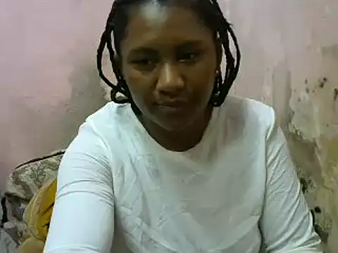 Snapshot of cutybigass chatting on 02-05-25, 11:17 cutybigass online show from 02-05-25, 11:17