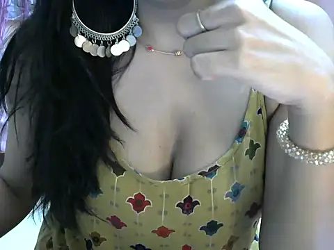 Snapshot of indianbae01 chatting on 02-12-25, 09:33 indianbae01 online show from 02-12-25, 09:33