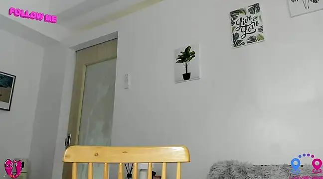 hottycrishina online show from 03-08-25, 07:27