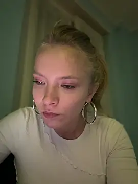 Snapshot of AnastasiaAniess chatting on 12-23-24, 04:50 AnastasiaAniess online show from 12-23-24, 04:50