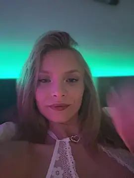 Snapshot of AnastasiaAniess chatting on 01-06-25, 08:28 AnastasiaAniess online show from 01-06-25, 08:28