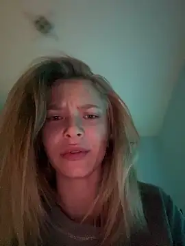 Snapshot of AnastasiaAniess chatting on 01-17-25, 06:23 AnastasiaAniess online show from 01-17-25, 06:23