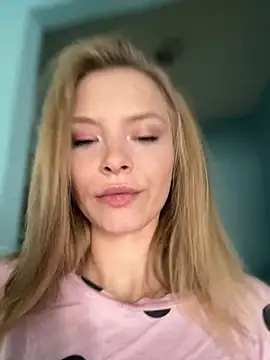 Snapshot of AnastasiaAniess chatting on 02-24-25, 10:48 AnastasiaAniess online show from 02-24-25, 10:48