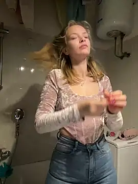 Snapshot of AnastasiaAniess chatting on 02-26-25, 08:33 AnastasiaAniess online show from 02-26-25, 08:33