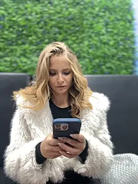 Snapshot of AnastasiaAniess chatting on 10-04-25, 06:28 AnastasiaAniess online show from 10-04-25, 06:28