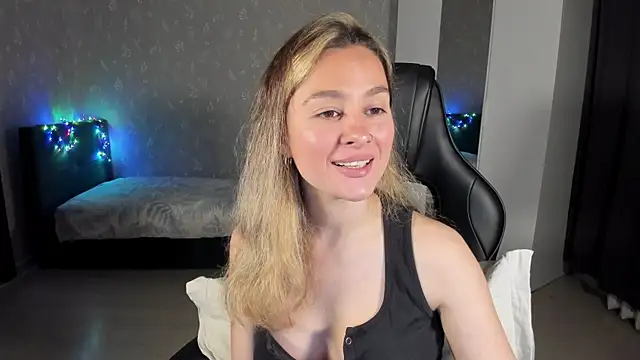 Snapshot of EllaFresh chatting on 05-31-26, 07:26 EllaFresh online show from 05-31-26, 07:26