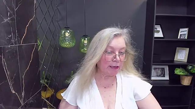 NataliMellow online show from 01-18-25, 04:31