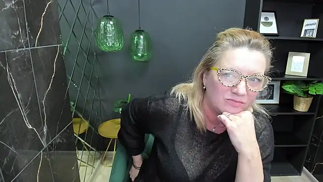 LeaPure online show from 03-01-25, 08:13