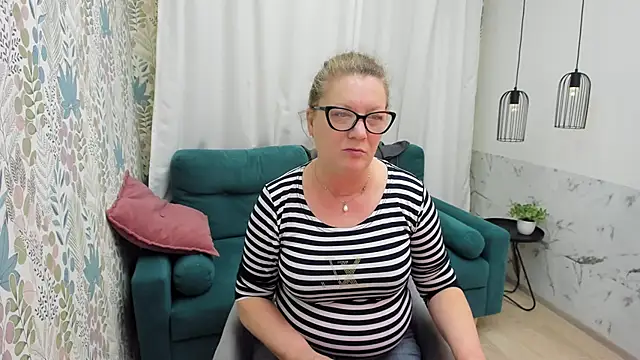 LeaPure online show from 03-21-26, 05:12