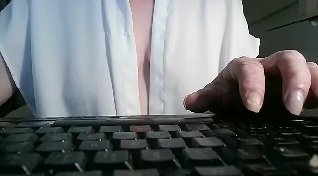 heidi60 online show from 02-16-25, 02:32