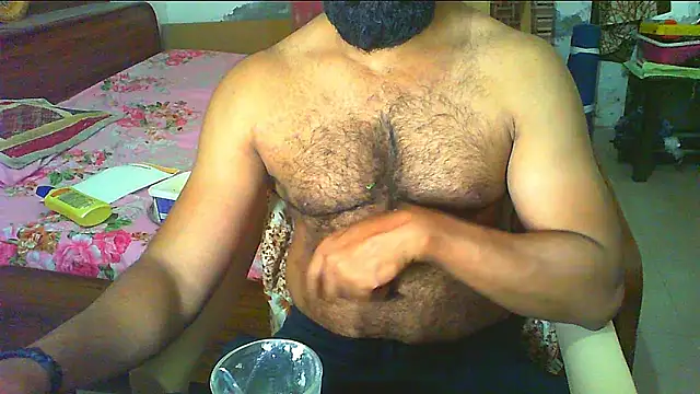 Snapshot of Vbestshow chatting on 06-17-26, 12:40 Vbestshow online show from 06-17-26, 12:40