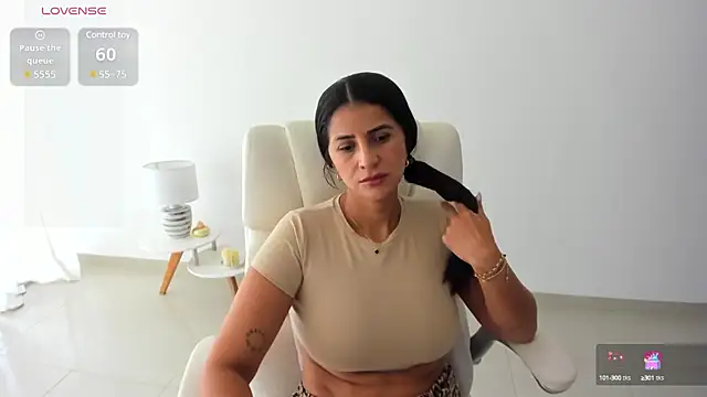 Snapshot of renata_t_ chatting on 01-13-25, 05:02 renata t online show from 01-13-25, 05:02