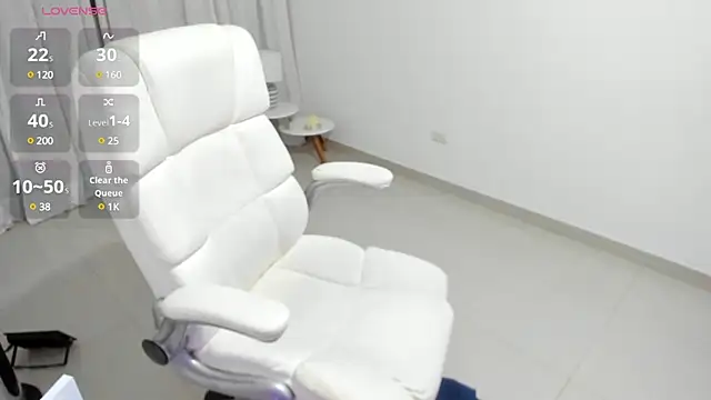 Snapshot of renata_t_ chatting on 02-26-25, 11:26 renata t online show from 02-26-25, 11:26