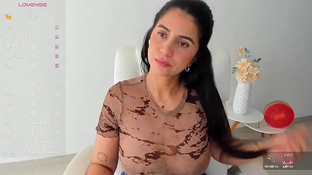 Snapshot of renata_t_ chatting on 10-09-25, 08:18 renata t online show from 10-09-25, 08:18