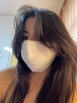 Snapshot of White-Petite chatting on 02-07-26, 01:15 White-Petite online show from 02-07-26, 01:15