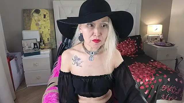 RoxalanaStar online show from 05-30-26, 08:28