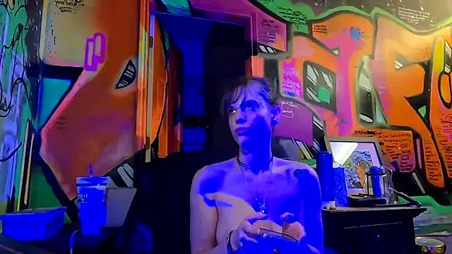 TheDaisyChaos online show from 02-25-25, 04:57