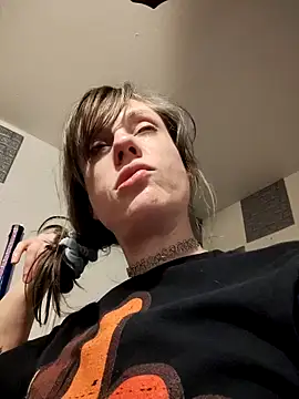 TheDaisyChaos online show from 10-21-25, 07:58