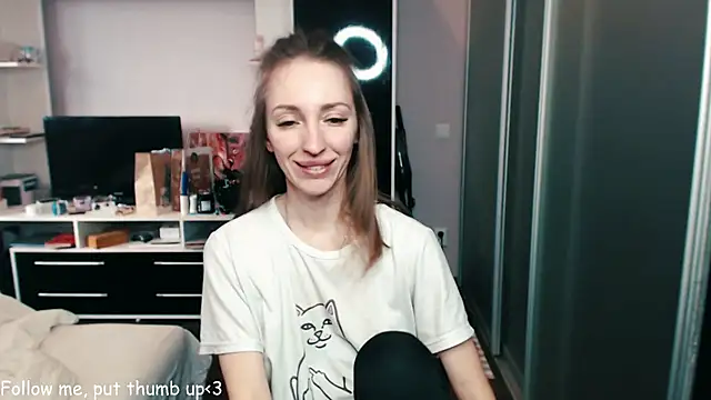 Snapshot of Natalimeowks chatting on 02-16-25, 11:05 Natalimeowks online show from 02-16-25, 11:05