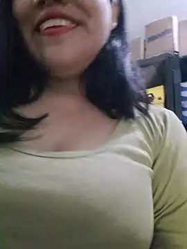 Snapshot of Kalani_Engel chatting on 06-17-26, 05:10 Kalani Engel online show from 06-17-26, 05:10