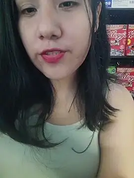Snapshot of Kalani_Engel chatting on 07-17-26, 04:19 Kalani Engel online show from 07-17-26, 04:19