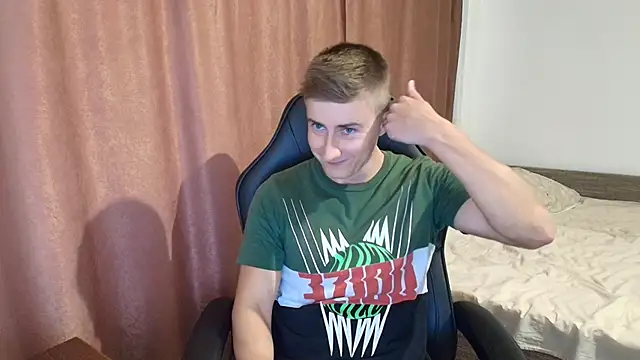 Snapshot of Todhorny9873 chatting on 03-05-25, 10:00 Todhorny9873 online show from 03-05-25, 10:00