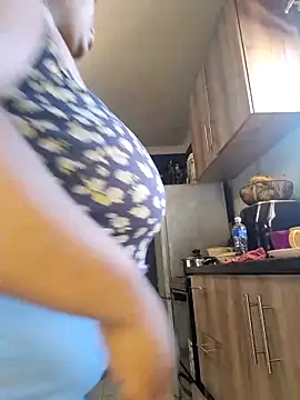 SWEETDOLLY29XX online show from 10-10-25, 07:18