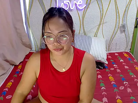 BURBERRY69 online show from 03-08-26, 08:07